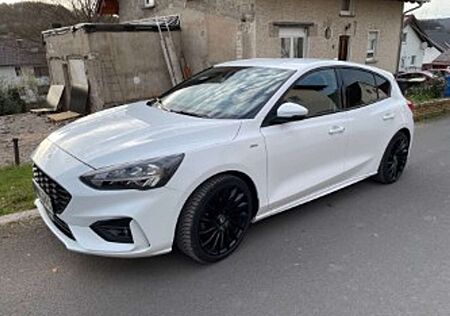 Ford Focus 1.5 EcoBoost Start-Stopp-System Aut. ST-LINE