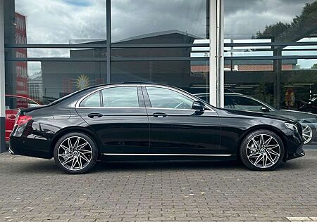 Mercedes-Benz E 220 E220-CDI/4MATIC/NAVI/LEDER/PANO/VOLL