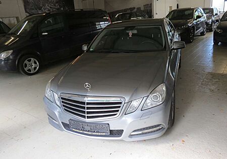 Mercedes-Benz E 220 CDI DPF BlueEFFICIENCY Avantgarde