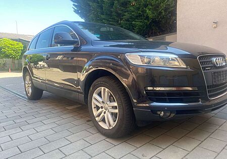 Audi Q7 3.0 TDI DPF quattro tiptronic 7 Sitzer
