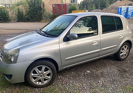 Renault Clio 5-Türer 1.2 16V Campus