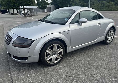 Audi TT Coupe 1.8 T quattro APX Erstbesitz, kein Spoiler!