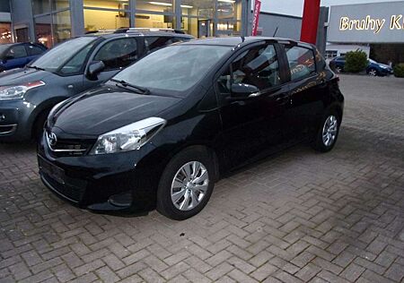 Toyota Yaris Life Klimaanalge Kamera
