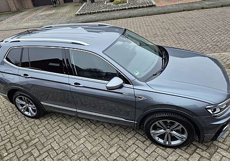VW Tiguan Allspace Volkswagen 2.0 TDI SCR 4Motion DSG R-Line / Highline