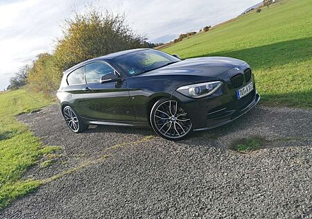 BMW 135 1er (3-Türer) M135i xDrive Sport-Aut.
