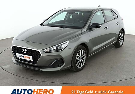 Hyundai i30 1.4 YES!*TEMPO*NAVI*PDC*CAM*SHZ*ALU*