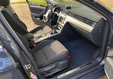 VW Passat Variant Volkswagen 2.0 TDI DSG Comfortline