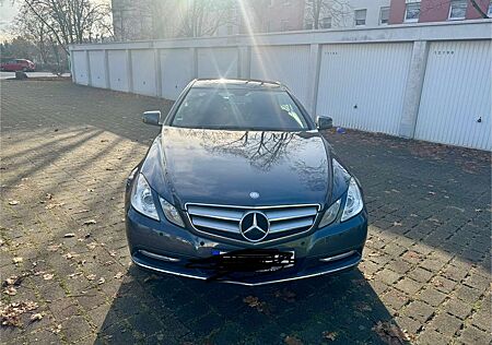 Mercedes-Benz E 200 CGI BlueEfficiency (207.348)