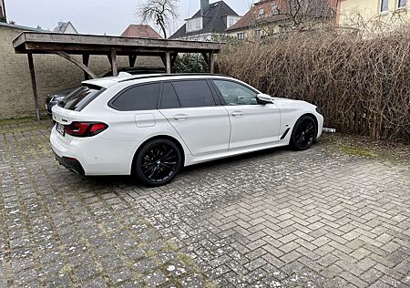 BMW 530d 530 LCI Touring M Sport Prem.Sel.Gar. bis 07/26!