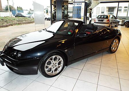 Alfa Romeo Spider 2.0 Twin Spark Ungeschweißter Orginalzustand!