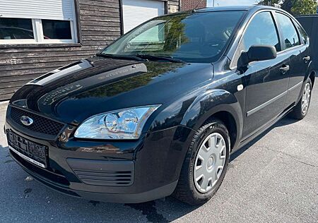 Ford Focus Lim. Trend 1.6 KLIMA*STZHZG*AHK*MFL*TÜV