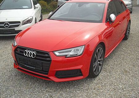 Audi S4 3.0 TFSI quattro
