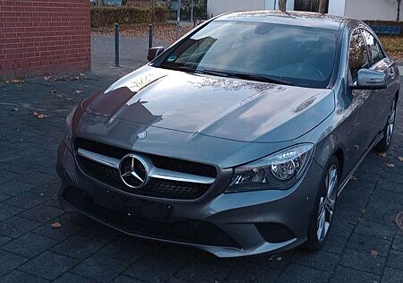 Mercedes-Benz CLA 200 1.Hand Leder Navi Rückfahrk Scheckheft