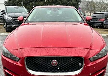 Jaguar XE XE 20t Prestige