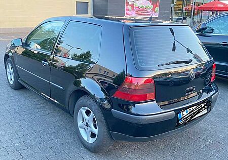 VW Golf Volkswagen 1.4 Edition Nur 150.026 km