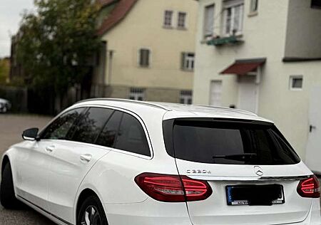 Mercedes-Benz C 220 (BlueTEC) d T 7G-TRONIC Exclusive