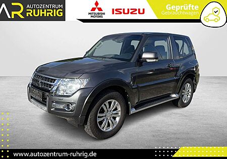 Mitsubishi Pajero 3.2 DI-D Plus 3-Türer Automatik