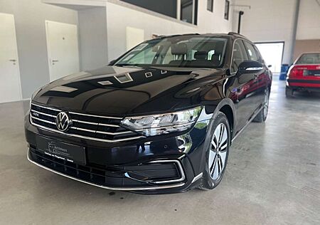 VW Passat Variant Volkswagen PassatVariant/GTE/DSG/LED/KeylessStart/Kamera