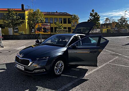 Skoda Octavia 2.0 TDI First Edition