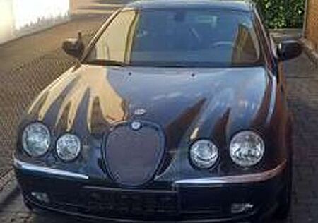 Jaguar S-Type 4.2 V8 Executive