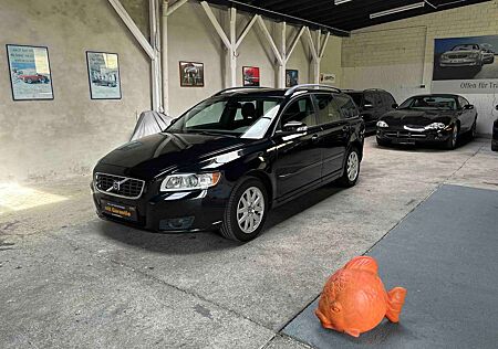 Volvo V50 2.4 D5 Momentum Aut. Navi Klima SHZ PDC 2. Hd.