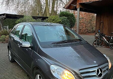 Mercedes-Benz B 180 Autotronic