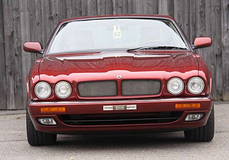 Jaguar XJR mit 2 Jahren Garantie Top Zustand