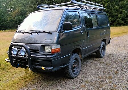 Toyota Hiace 4WD 4X4 în good working condition