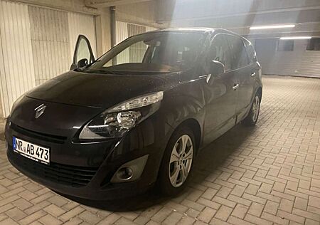 Renault Scenic TCe 130 Dynamique Navi AHK 6- Gang