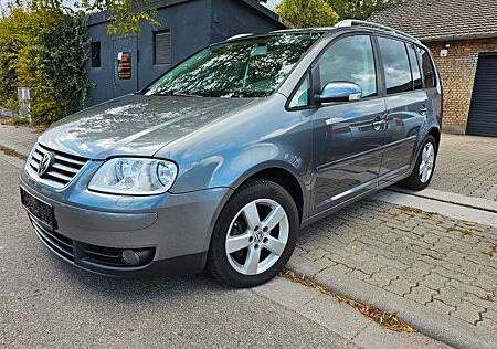 VW Touran Volkswagen 2.0 TDI DPF 1.Hand Zahnriemen Neu