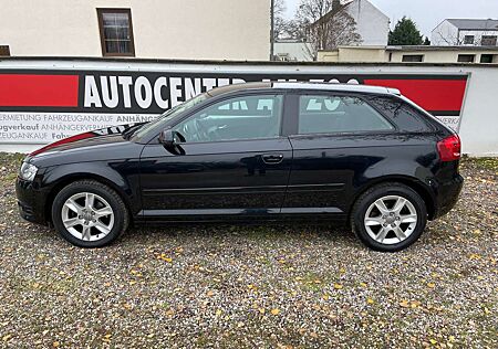 Audi A3 1.6 TDI Attraction (8P1)