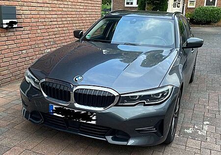 BMW 320d 320 Touring Sport Line / Panorama, Business Pak.