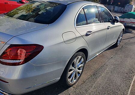 Mercedes-Benz E 220 d 9G-TRONIC Exclusive