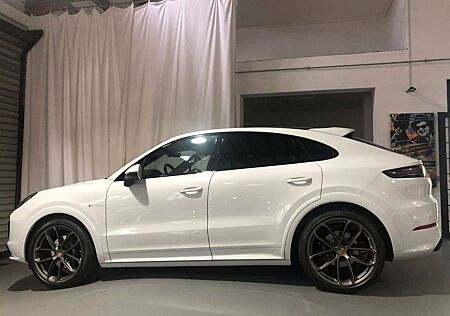 Porsche Cayenne Coupe|Leichtbau-Sport-Paket |Carbon-Dach
