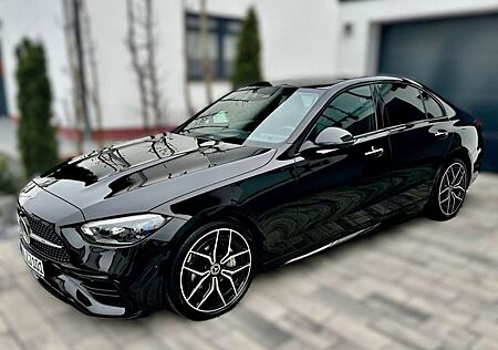 Mercedes-Benz C 180 Garantie+AMG+Night+DigLight+FAPplus+DISTplus+360°+TW+DTR-Q+AR+PTC+AMBIplus+Keyless GO+19"AMG+NAVI+MBUX+9G+Wippen