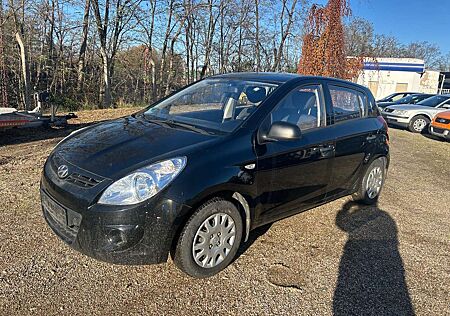 Hyundai i20 1.2 BENZIN TÜV 08/2025