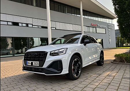 Audi Q2 35 TFSI S tronic Sline Matrix/Pano/SH/ACC/SHZ