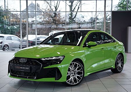 Audi RS3 Limousine q. *1.H *19 *Schale *S-AGA *Pano