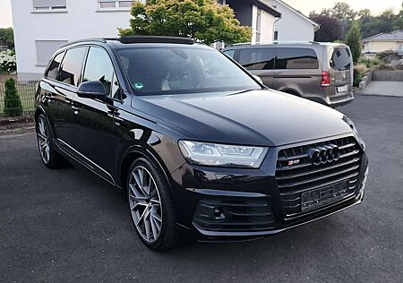 Audi SQ7 4.0 TDI Quattro / Pano/ACC/SHA/Cam/22Zoll/V-Cokpit