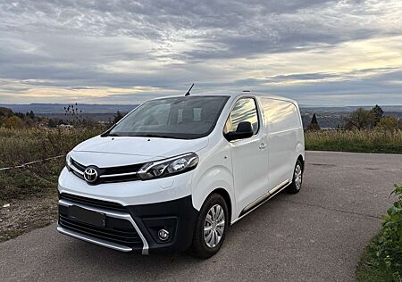 Toyota Pro Ace Proace Proace mit Campingausbau