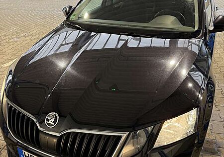 Skoda Octavia Combi 2.0 TDI DSG Drive