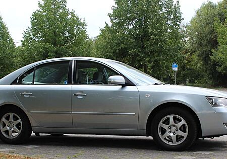 Hyundai SONATA 2.4 GLS Top Zustand! 1. Hand