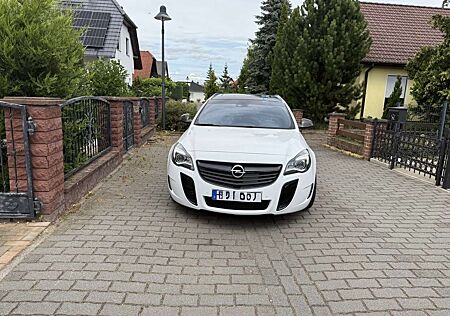 Opel Insignia 2.8 V6 Turbo 4x4 Sports Tourer OPC Unlimited
