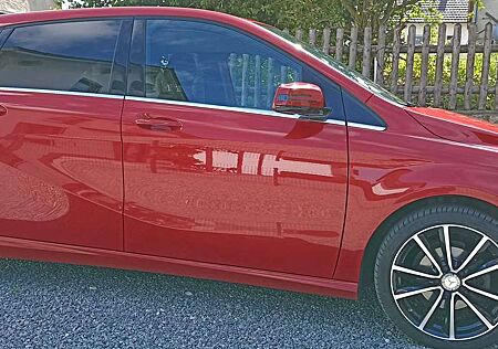 Mercedes-Benz B 180 CDI (BlueEFFICIENCY)