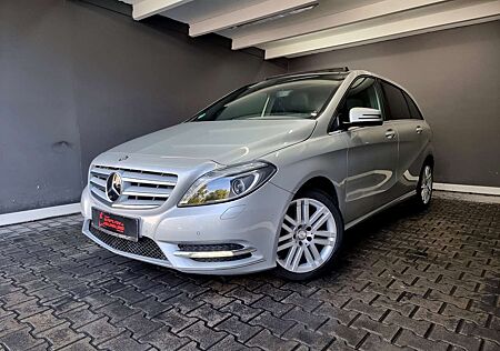 Mercedes-Benz B 200 AUTOMATIK, PANORAMA, R-KAMERA, NAVI, LED