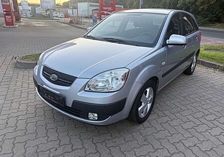 Kia Rio 1.4 TÜV / NEU / 08/2027 ( 92,000 KM )