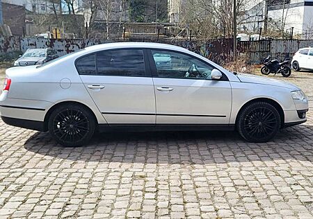 VW Passat Volkswagen Trendline