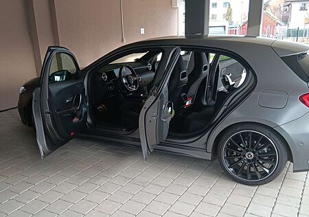 Mercedes-Benz A 200 d 8G-DCT AMG Line