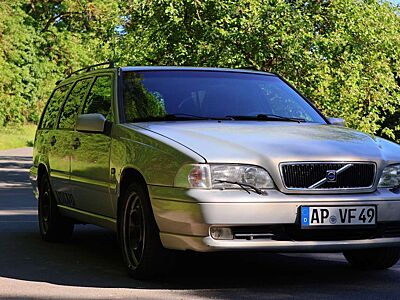 Volvo V70 2.4