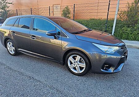 Toyota Avensis Touring Sports 2.0 D-4D Comfort